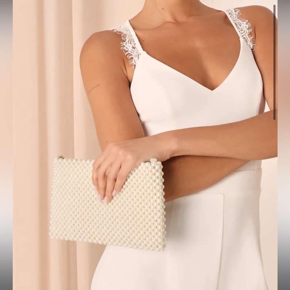 Glamorous Poise Ivory Pearl Crossbody Bag
